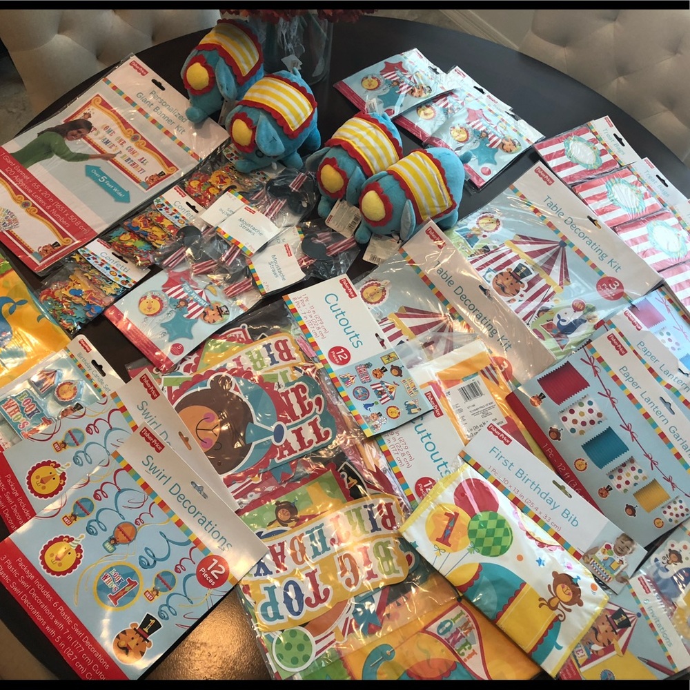 ***SOLD***MASSIVE LOT OF CIRCUS 1ST BIRTHDAY